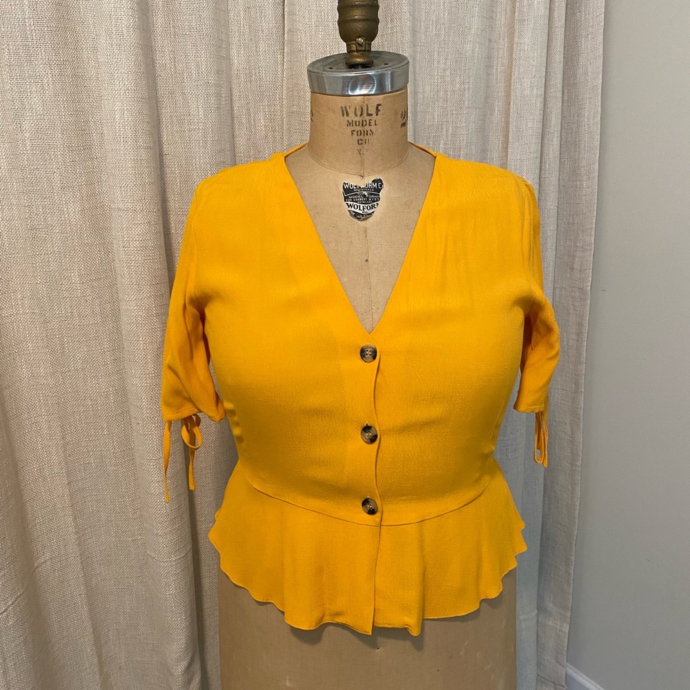 TOPSHOP Bryony Tea Blouse in Mustard Yellow